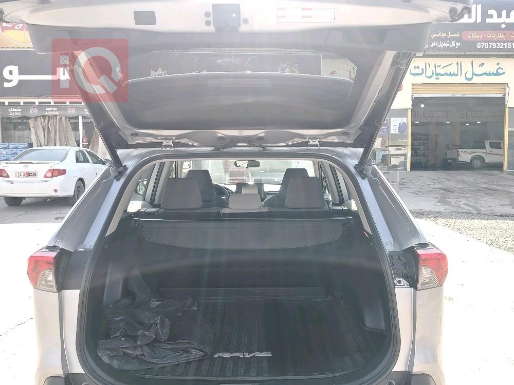 تۆیۆتا ڕاڤ 4